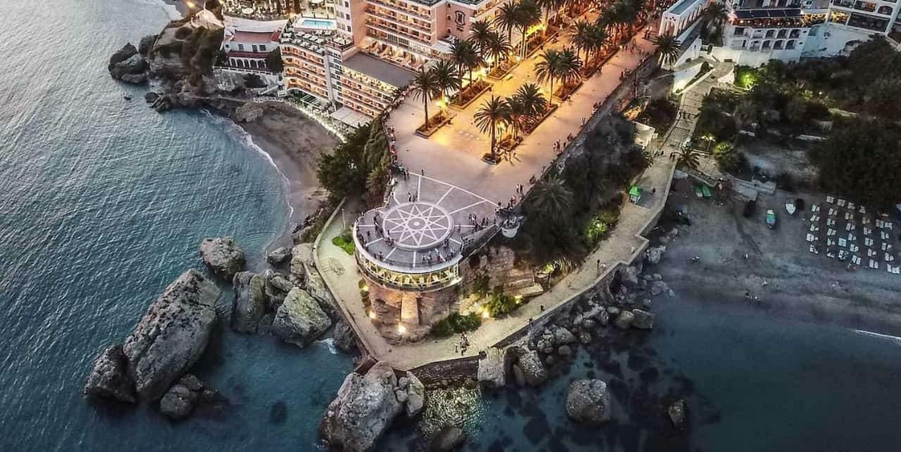 Hotel Bajamar Ancladero Playa Nerja Buitenkant foto